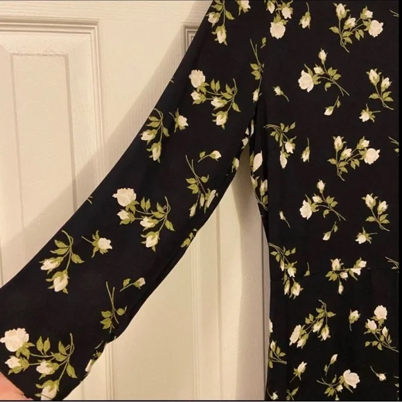 Reformation Moon Dress in Rosalie - Size: 4 - NWOT! - Picture 6 of 11